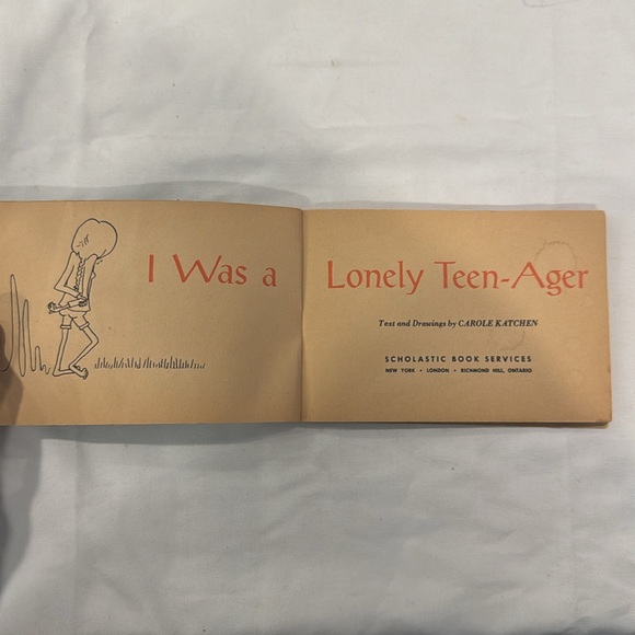 Cute Vintage ‘Teenager’ Mini Book from the 1960s - Picture 4 of 5